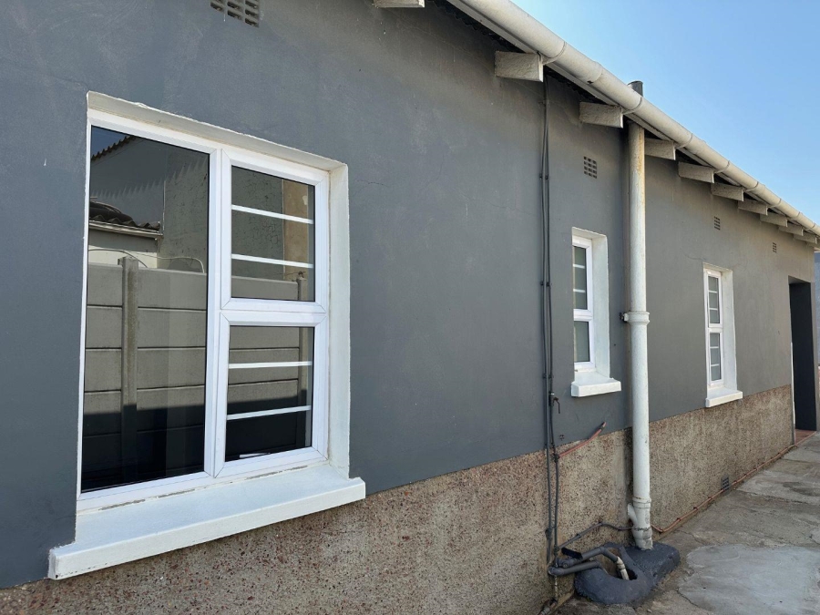 6 Bedroom Property for Sale in Sidwell Eastern Cape